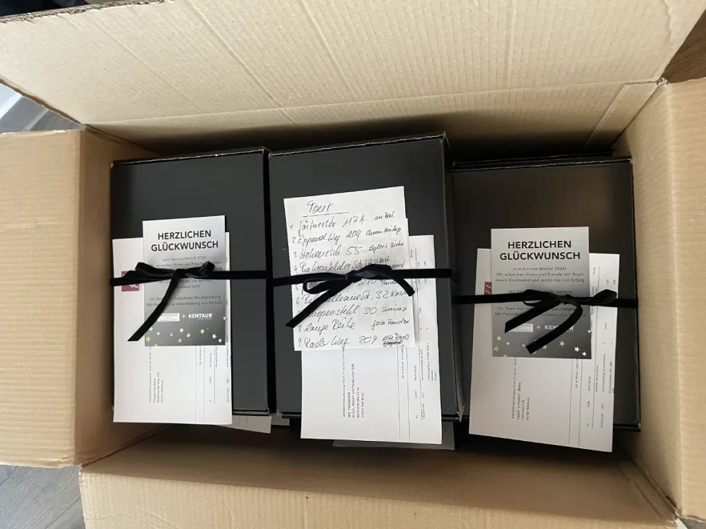 Verpackte Kochjacken für die Gewinner des Genuss-Michel 2026.